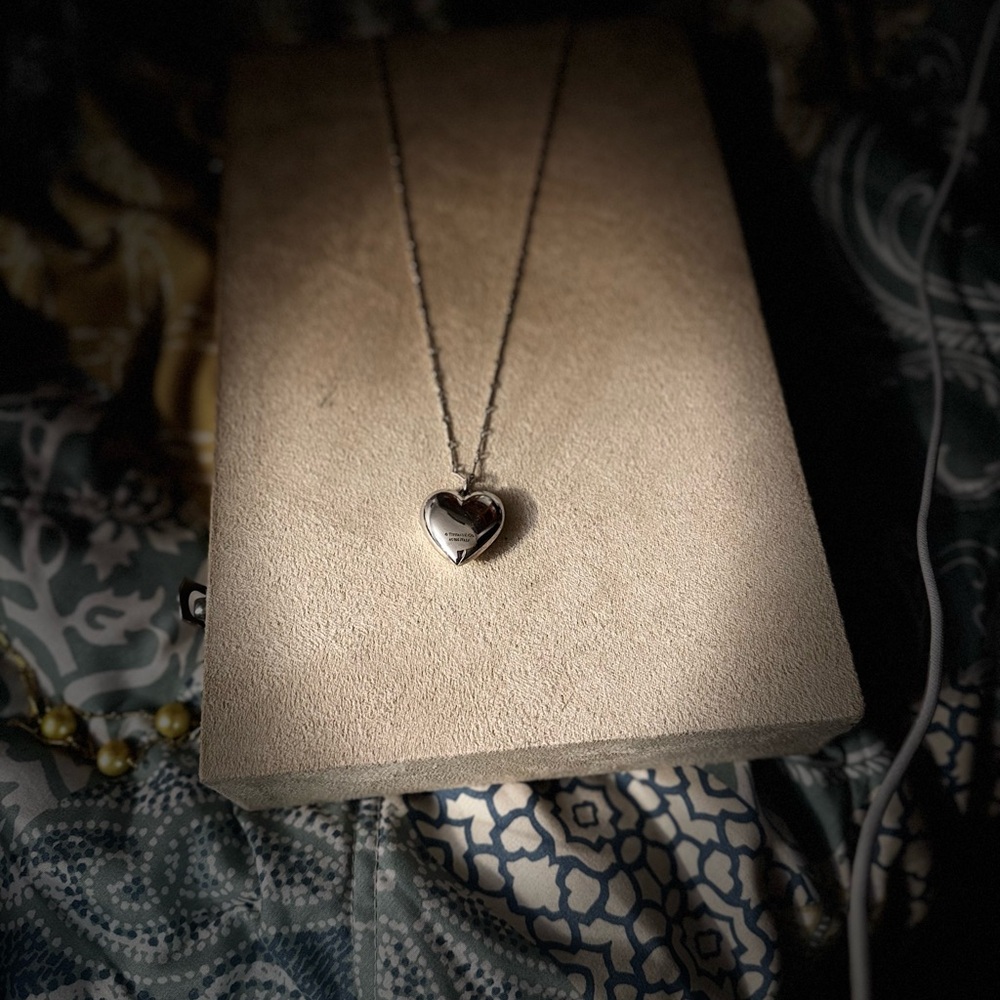 ❤️TIFFANY & CO. PUFFED HEART NECKLACE ❤️ - Picture 10 of 10